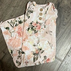 Posh Peanut zippered gown